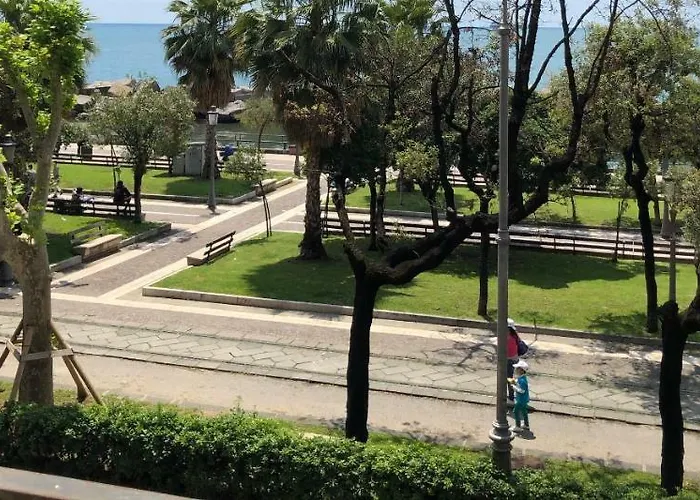 ゲストハウス Rarityart 4*